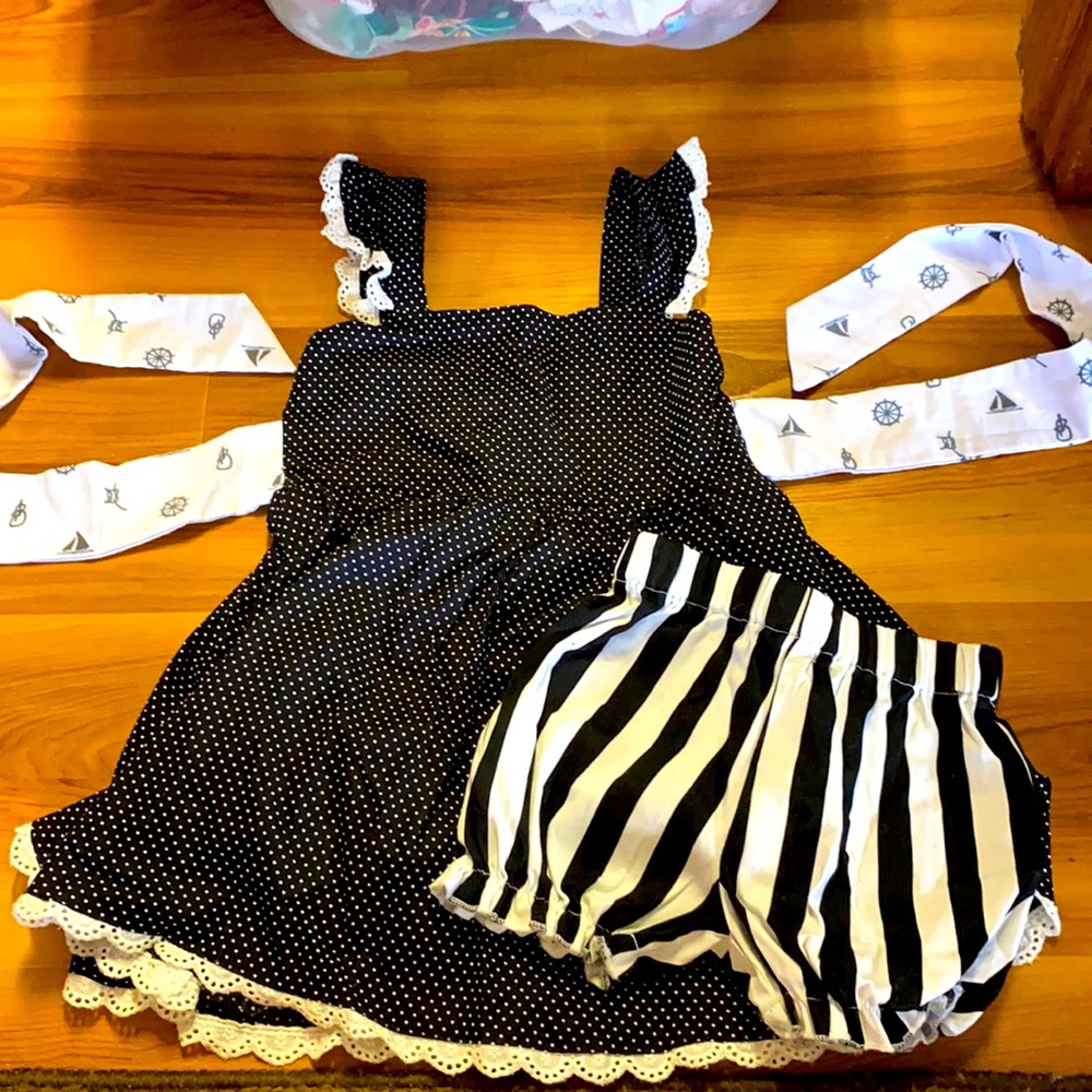 Vguc size 4 mini boho black sails